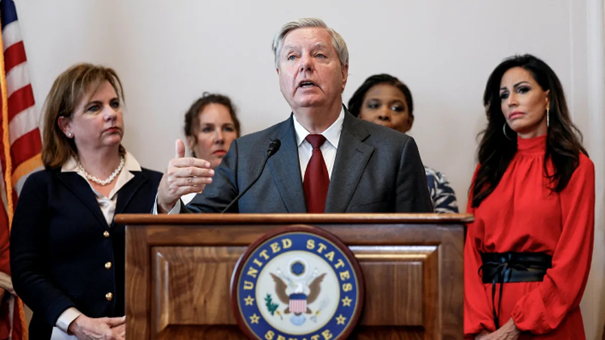 Sen. Lindsey Graham's abortion ban proposal roils Republicans, energizes Democra..