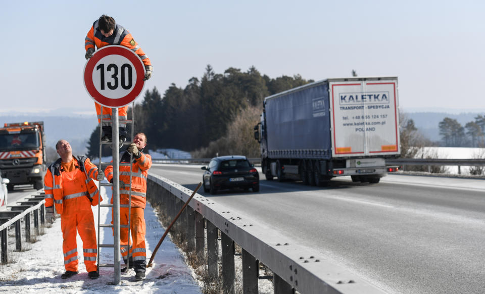 Natürlich ist Scheuer gegen ein Tempolimit – eine echte Begründung braucht er dafür nicht (Symbolbild: dpa)