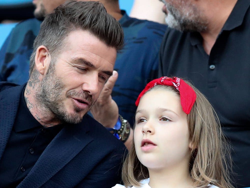 David Beckham und seine Tochter Harper haben am Freitag ein Konzert von The Weeknd besucht. (Bild: imago/Xinhua)