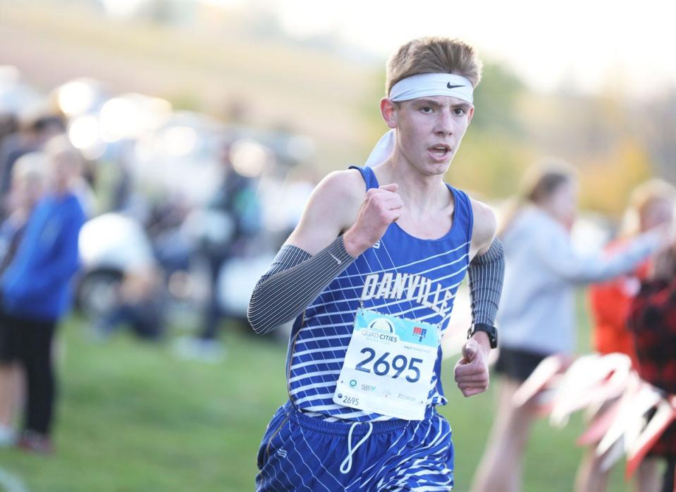 Danville-New London's Carter Fesler finished seventh at the SEI Superconference cross country meet Thursday at Twin Lakes Golf Course in Winfield.