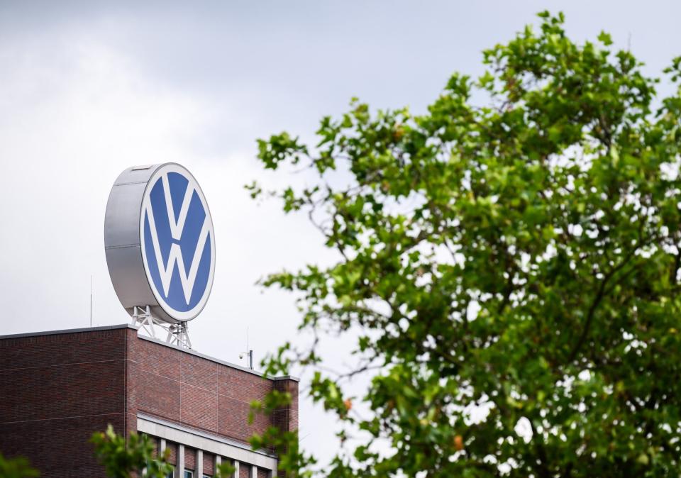 Die Volkswagen-Aktie fiel nach Verkündung des Deals. - Copyright: picture alliance / Kontributor
