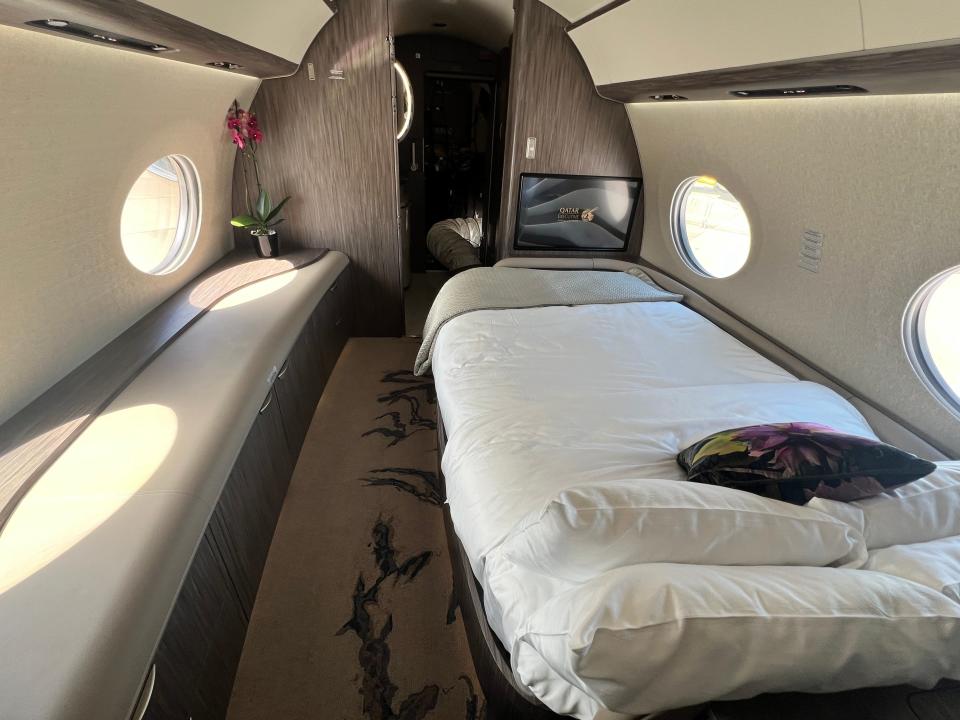 The bedroom of a Gulfstream G700