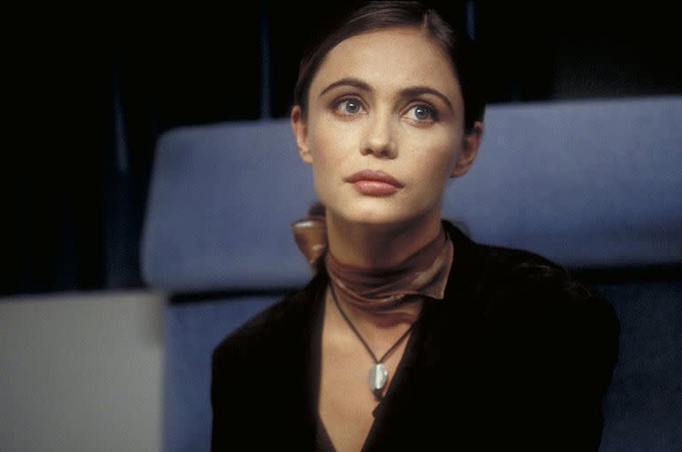  Emmanuelle Beart en  Misión Impossible