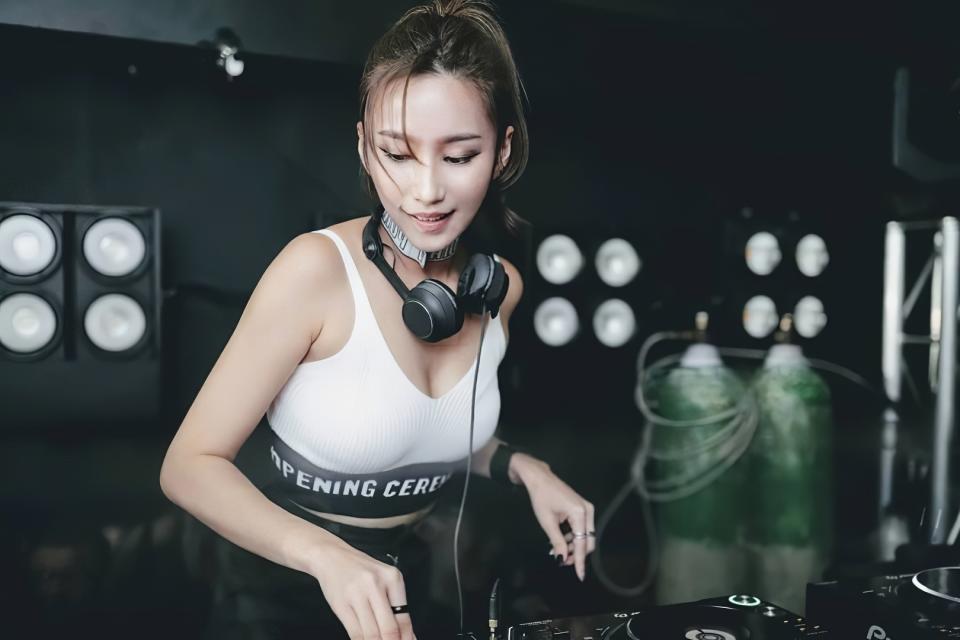 與DJ Jamie Q一起嗨逛九龍