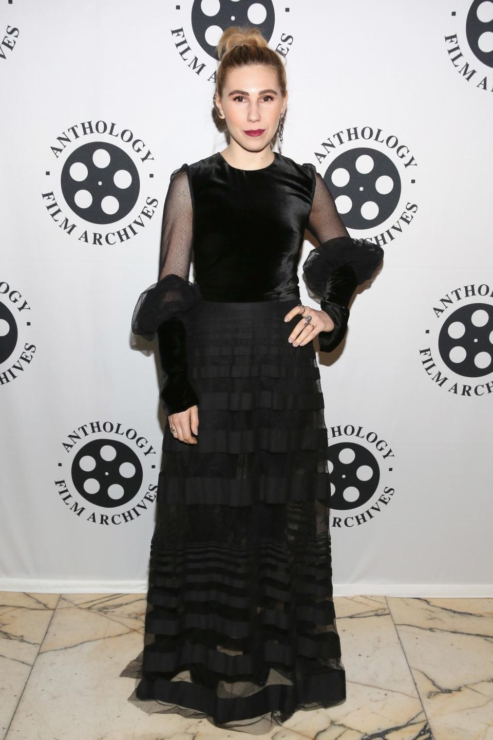 <p>Zosia’s gothic gown is a new (yet good) look for the actress.<br><i>[Photo: Getty]</i> </p>