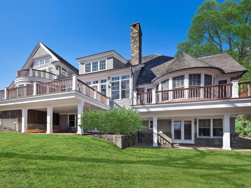 Donald Trump Jr. and Kimberly Guilfoyle&#39;s former seven-bedroom home in the Hamptons.