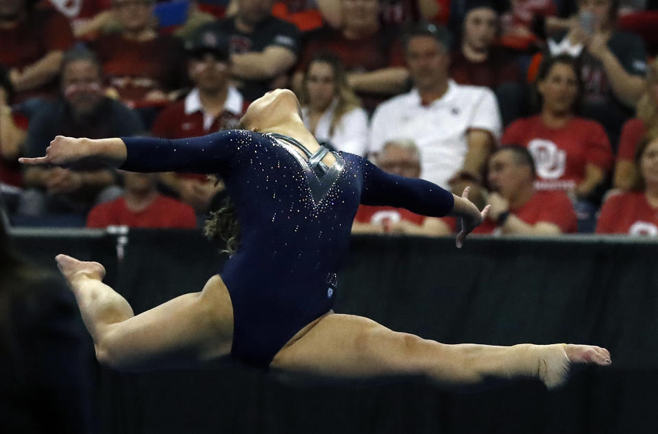 22 Epic Photos Of Ucla Gymnast Katelyn Ohashi Yahoo Sports 