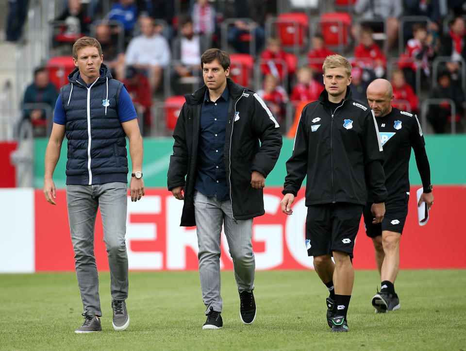 Julian Nagelsmann (l.) und Timmo Hardung (M.) arbeiteten schon in Hoffenheim zusammen. (Bild: Getty Images)