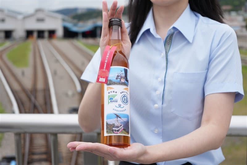 別府空中纜車特別於「九州燒酎紀念館」，開賣限量的締結紀念梅酒。（圖／北捷提供）