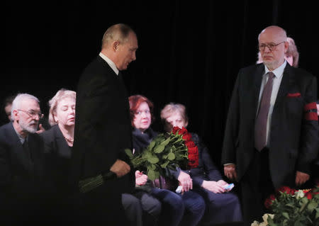 Russian President Vladimir Putin pays respect to founder of Russia’s oldest human rights group and Sakharov Prize winner Lyudmila Alexeyeva in Moscow, Russia December 11, 2018. REUTERS/Maxim Shemetov