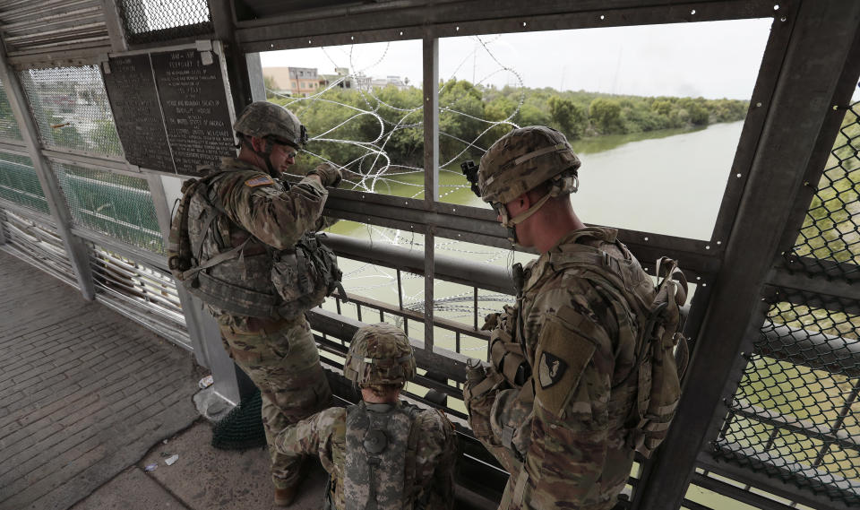 U.S. troops deployed along the U.S.-Mexico border