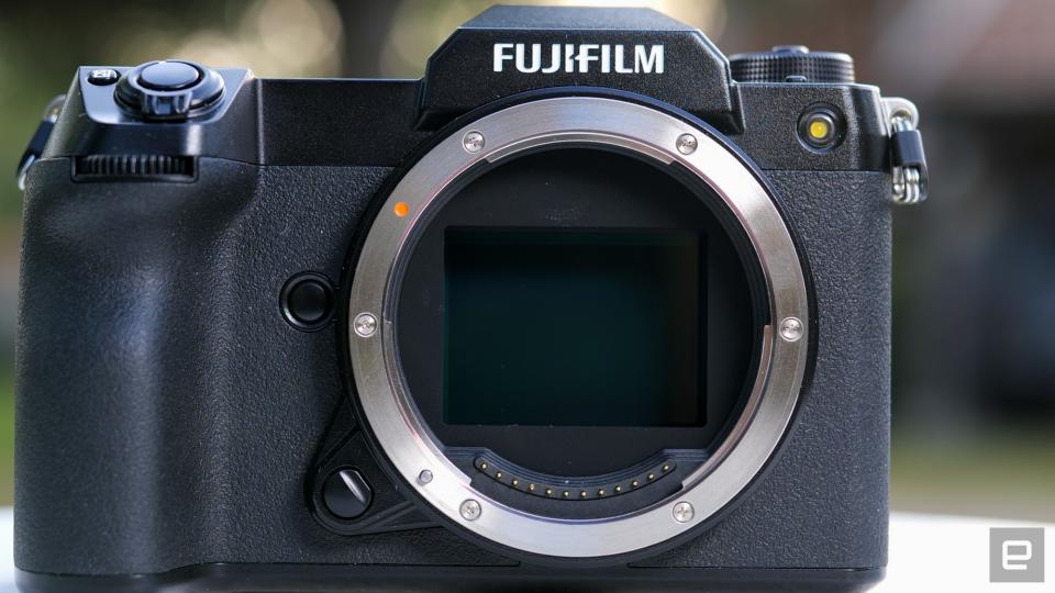 <p>Fujifilm GFX 100S review gallery</p> 