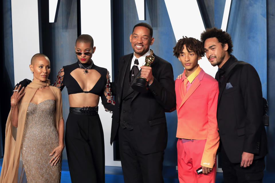 BEVERLY HILLS, CALIFORNIA - MARCH 27: Jada Pinkett-Smith, Willow Smith, Will Smith, Jaden Smith, Trey Smith attends the 2022 Vanity Fair Oscar Party hosted by Radhika Jones at Wallis Annenberg Center for the Performing Arts in Beverly Hills, California. (Photo credit should read P. Lehman/Future Publishing via Getty Images)