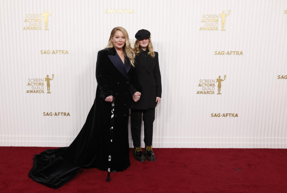 Applegate arrived at the event with her daughter and a cane which read: 'FU MS'. (Getty Images)