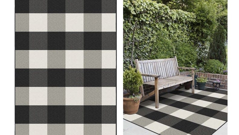 This checkered outdoor rug works great under a deck table or picnic area