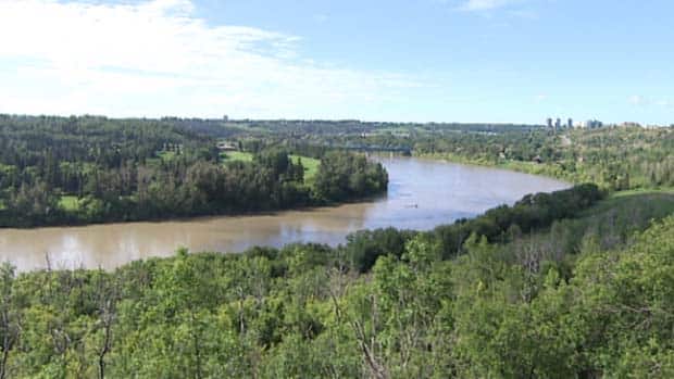 In 2013, water levels in the North Saskatchewan River rose significantly. Edmonton and Devon were under flood watches in June 2013, and several locations in Edmonton saw flooding that year. (CBC - image credit)