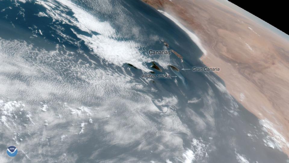 Otro incendio aún activo: Gran Canaria vista desde el espacio | imagen NOAA