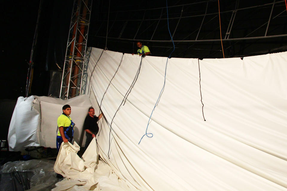 World's Largest Cinema Screen Installed In Darling Harbour