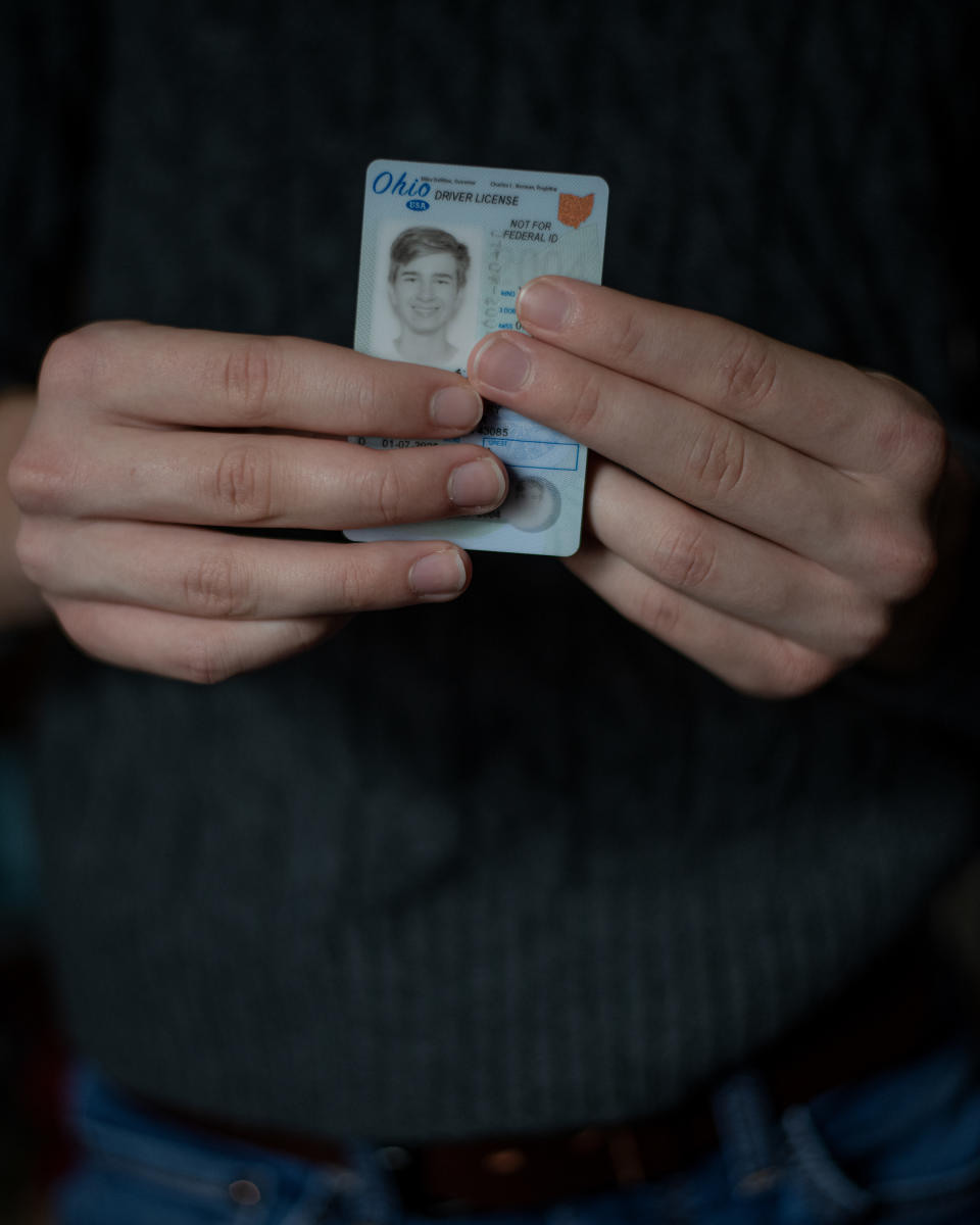 Tommy Sinclair, de 17 años, quien tuvo que esperar varios meses para obtener su licencia de conducir, en Worthington, Ohio, el 24 de abril de 2021. (Rich-Joseph Facun/The New York Times)