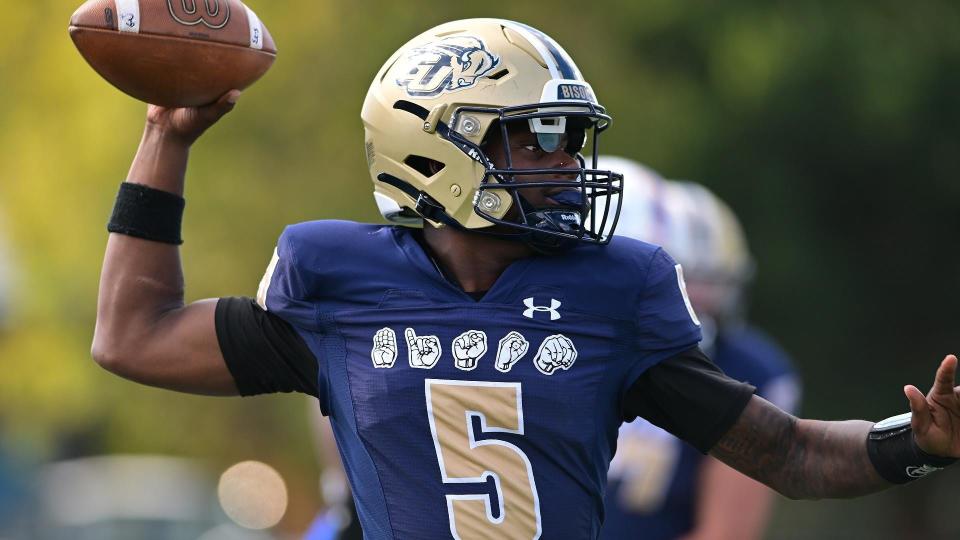 Gallaudet quarterback Brandon Washington scored three touchdowns in the debut of the 5G-connected helmet, which features a lens on the facemask to read play calls from a coach.