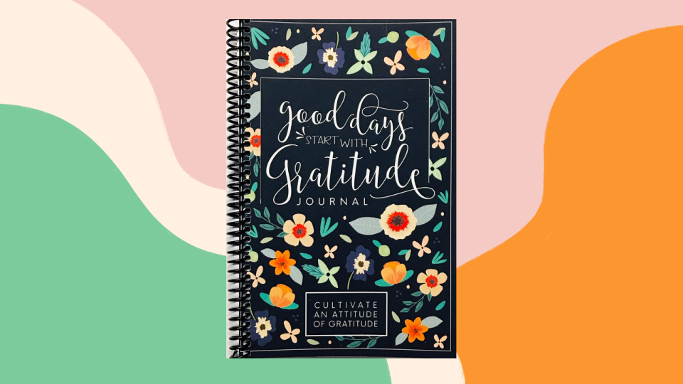 Good Days Start With Gratitude Journal.