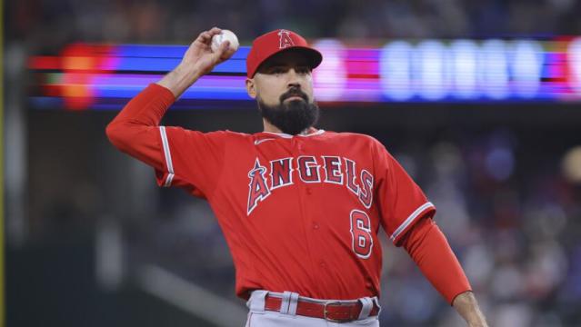 Angels make coaching staff switches; Anthony Rendon hurt in loss