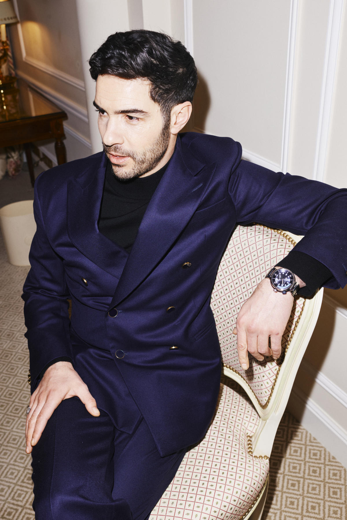 Golden Globes 2021: Tahar Rahim wore a bespoke Louis Vuitton suit