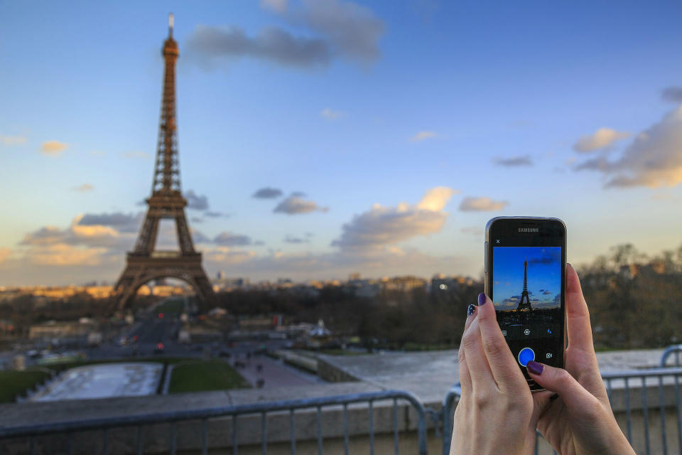 <p>París, que batió su propio récord de turistas el año pasado (fue visitada por 23,6 millones de personas), es la cuarta ciudad más fotografiada. (Foto: <a rel="nofollow noopener" href="https://pixabay.com/" target="_blank" data-ylk="slk:Pixabay;elm:context_link;itc:0;sec:content-canvas" class="link ">Pixabay</a>). </p>