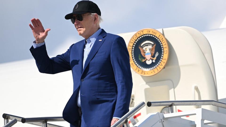 <div>US President Joe Biden boards Air Force One at Pittsburgh International Airport in Pittsburgh, Pennsylvania, on April 17, 2024, as he returns to the White House. (Photo by ANDREW CABALLERO-REYNOLDS / AFP) (Photo by ANDREW CABALLERO-REYNOLDS/AFP via Getty Images)</div>