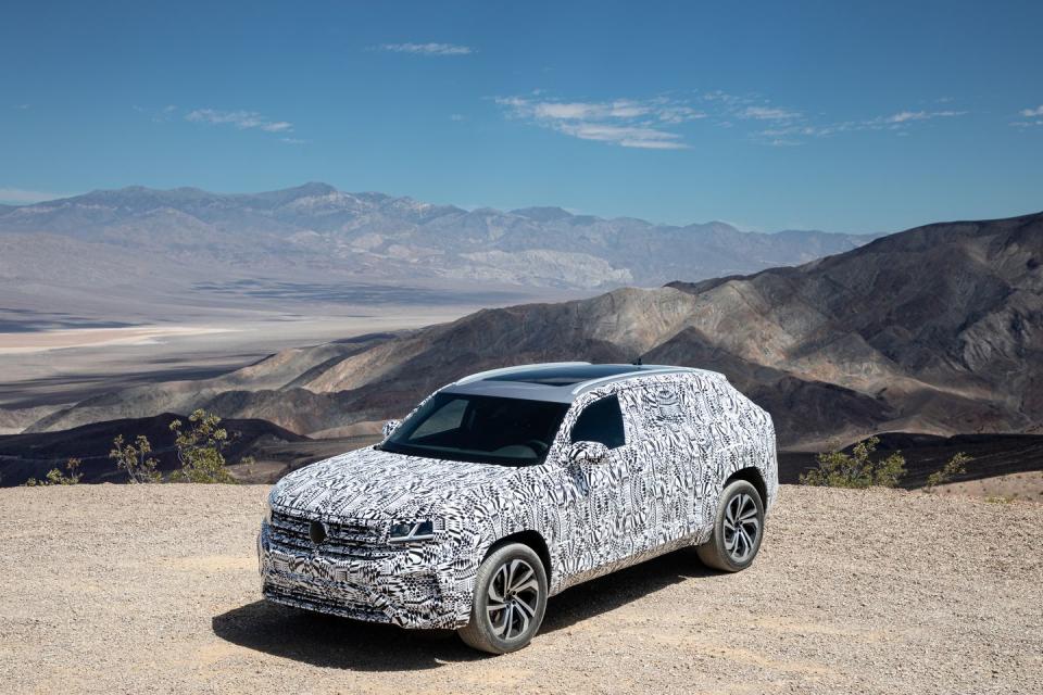 <p>2020 Volkswagen Atlas Cross Sport prototype</p>