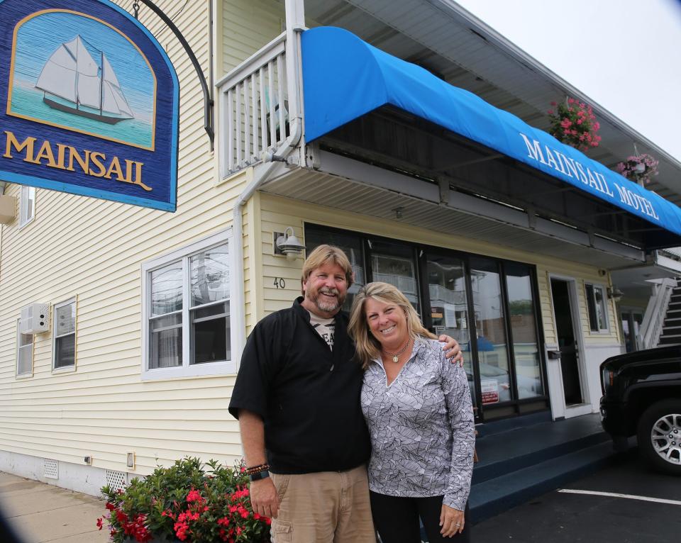 Dave and Kara Hartnett are selling their Mainsail Motel and Cottages at Hampton Beach.