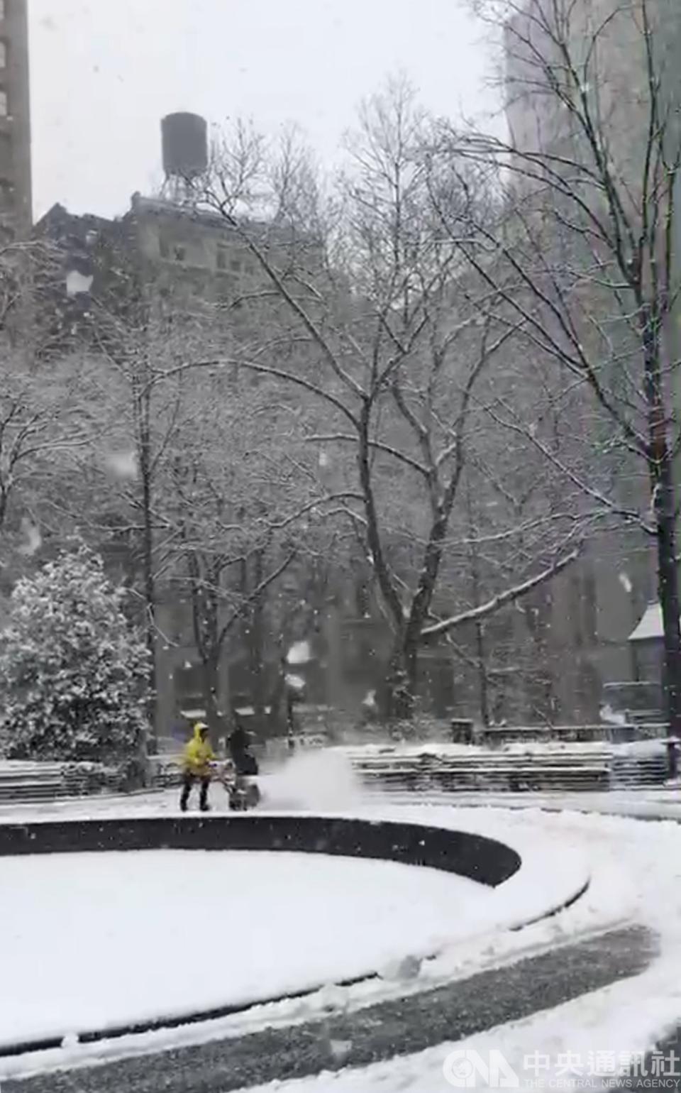 東北部21日（本地時間）迎來一個月內第4次暴風雪，紐約市積雪可能破紀錄。(中央社)