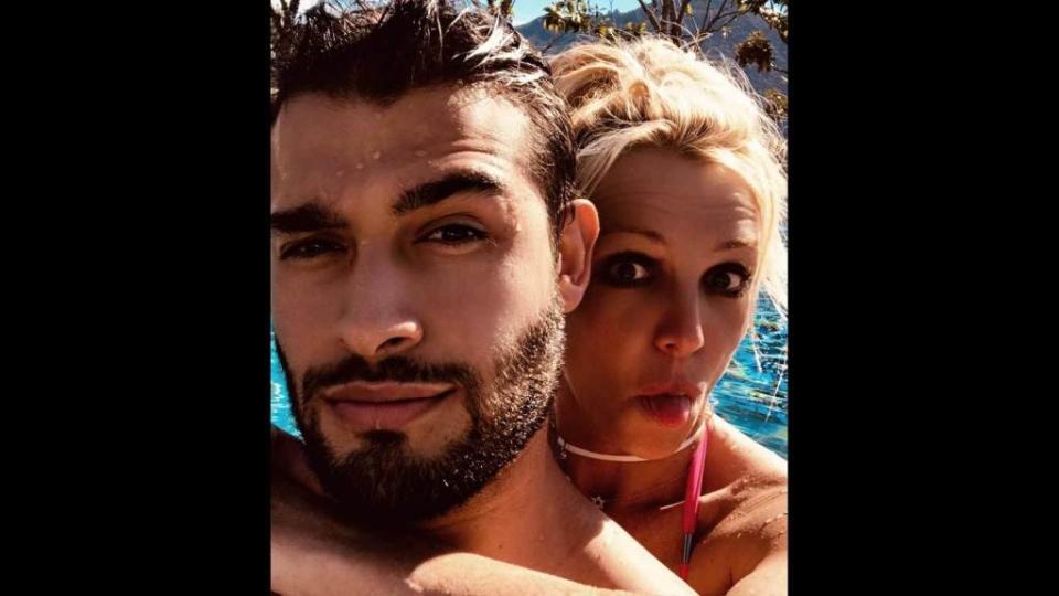 <p>Britney Spears might be at a facility getting treatment for mental health issues but her boyfriend still has her very much on his mind. Sam Asghari posted a sweet video on Saturday morning, dedicated to Spears on International Kissing Day (a lot of people are posting about it today, even though when you search the […]</p> <p>The post <a rel="nofollow noopener" href="https://theblast.com/britney-spears-boyfriend-kissing-day/" target="_blank" data-ylk="slk:Britney Spears’ Boyfriend Shows His Love as She Seeks Treatment for Mental Health Issues;elm:context_link;itc:0;sec:content-canvas" class="link ">Britney Spears’ Boyfriend Shows His Love as She Seeks Treatment for Mental Health Issues</a> appeared first on <a rel="nofollow noopener" href="https://theblast.com" target="_blank" data-ylk="slk:The Blast;elm:context_link;itc:0;sec:content-canvas" class="link ">The Blast</a>.</p>