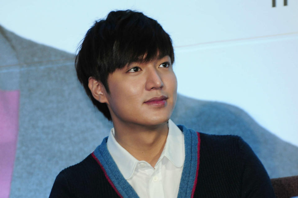 Korean Superstar Lee Min Ho answers questions from journalists during his press conference for Bench held at the Shangri-La Makati Hotel on 15 November 2012. (Angela Galia/NPPA images)