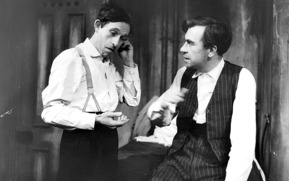 A question of optics: Harold Pinter's The Dumb Waiter performed at the Royal Court in 1960