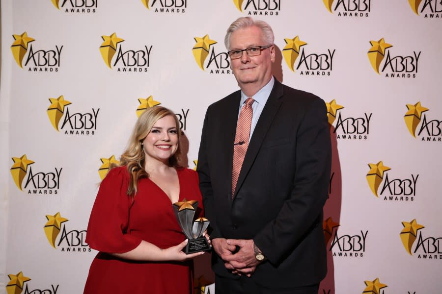 Anchors Emileigh Forrester and Greg Screws accept 2024 Best in Broadcasting Award for “Pain & Suffering: The Opioid Story” (photo: Alabama Broadcasters Association)