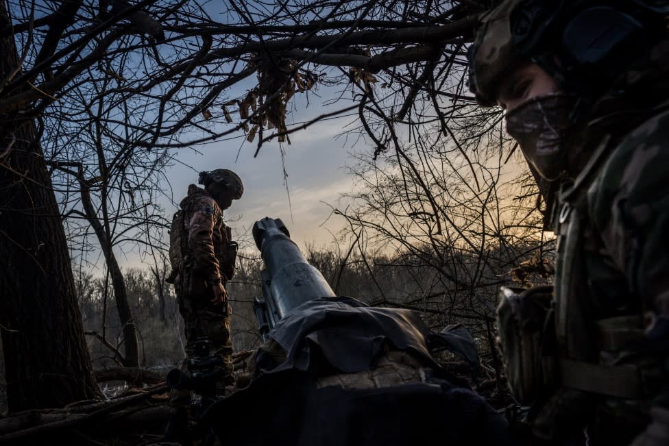 A Ukrainian soldier prepares an artillery in the direction of Siversk, Donetsk Oblast