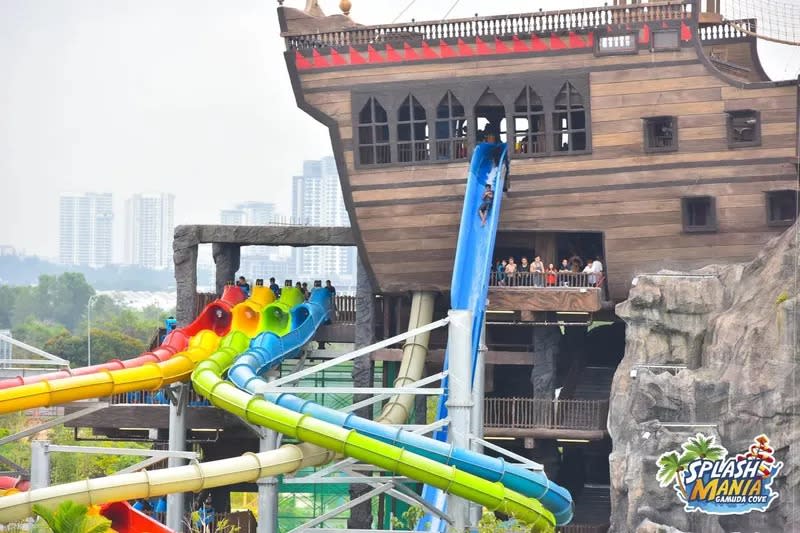 SplashMania Waterpark. (Photo: Klook SG)