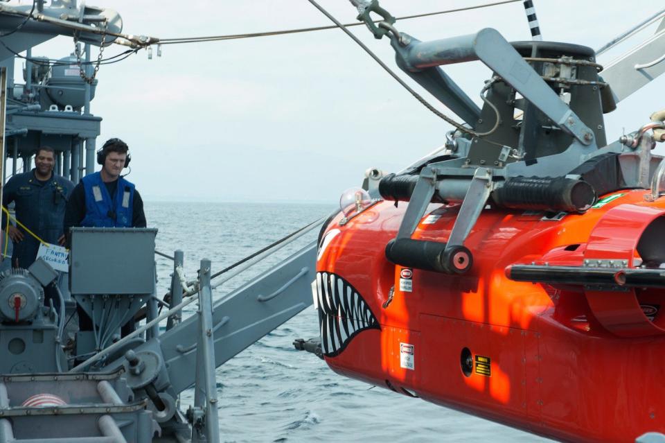 US Navy mine countermeasures Avenger ship