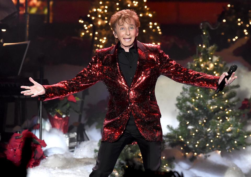 Barry Manilow comes out at age 73