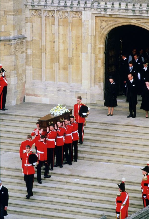 <p>Diana's coffin is taken from Westminster Abbey. She is later buried in a private ceremony on the Spencers' estate.</p>