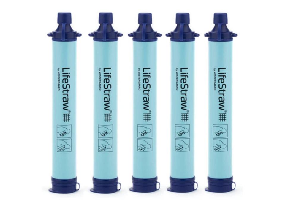 Safely consume natural water when you use a LifeStraw. (Source: Amazon)