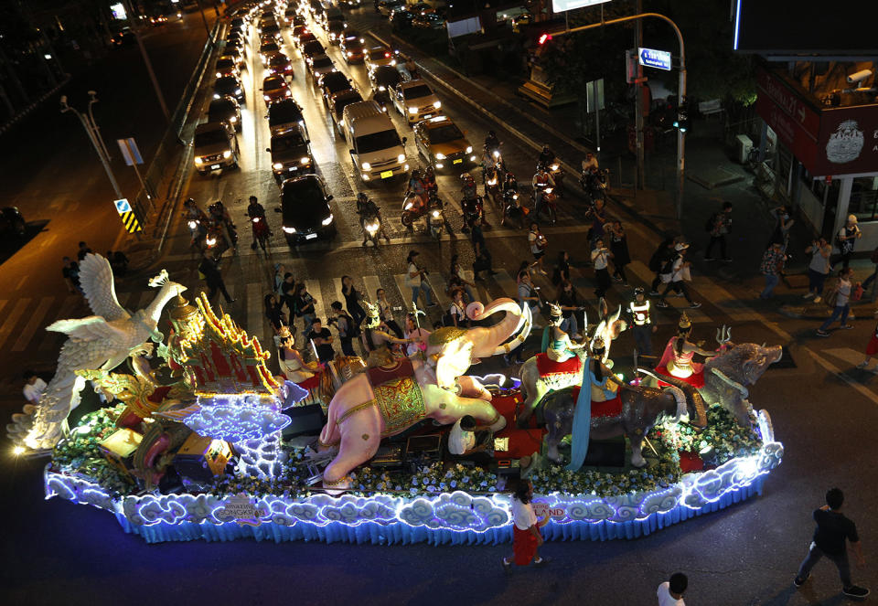 <p>A view of a float of the Songkran parade on occasion for the upcoming Songkran Festival in Bangkok, Thailand, April 8, 2017. The Parade of Amazing Songkran event is held prior the three-day Songkran Festival, the Thai traditional New Year, also known as the water festival. The festival runs from 13 to 15 April and is celebrated with splashing water and putting powder on each others faces as a symbolic sign of cleansing and washing away the sins from the old year. (Photo: Narong Sangnak/EPA) </p>