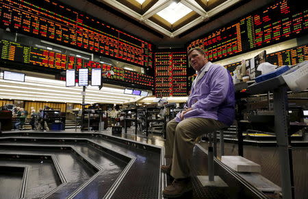 John Pietrzak on the Chicago Board of Trade grain trading floor in Chicago, Illinois, United States, June 9, 2015. REUTERS/Jim Young