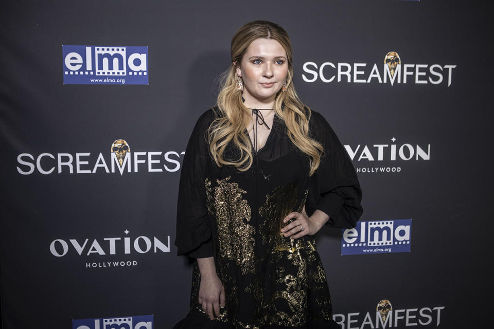 HOLLYWOOD, CALIFORNIA - 14 OCTUBRE: Abigail Breslin así a la premiere de 'Slayers' en el TCL Chinese 6 Theatres el 14 de octubre de 2022 en Hollywood, California (Foto: Harmony Gerber/Getty Images)