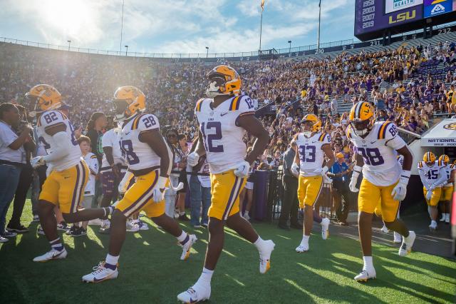 Brian Kelly upgrades two starters to available for LSU football's