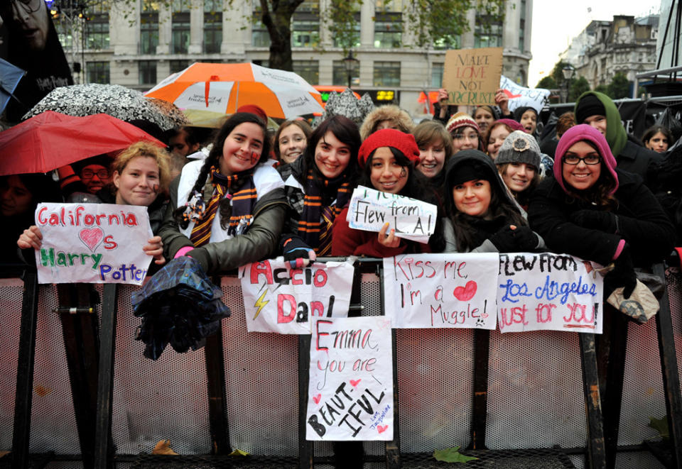 Harry Potter and the Deathly Hallows pt 1 UK premiere 2010 Fans