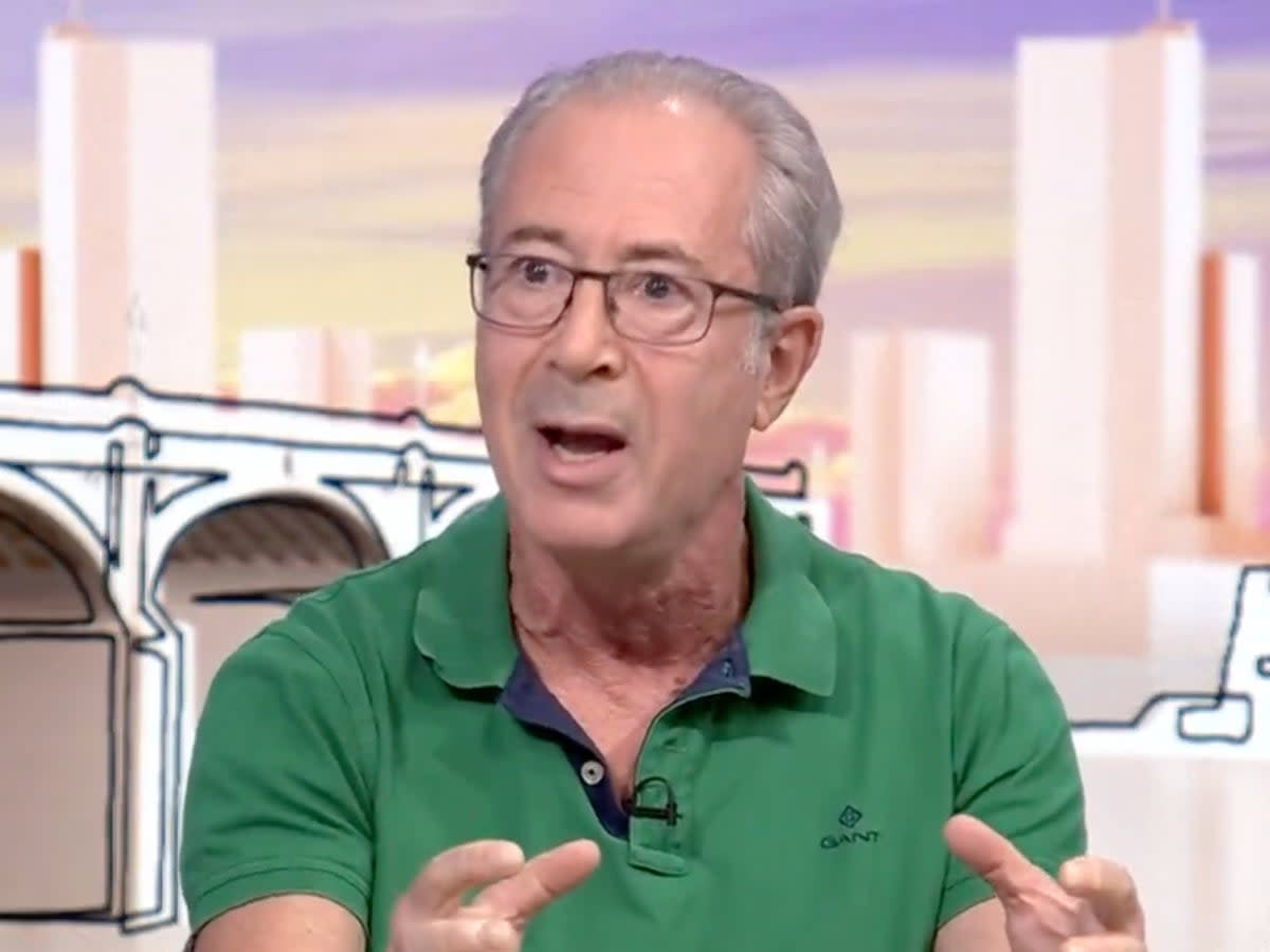 Ben Elton ’recommended’ voters kick out Tories (BBC)