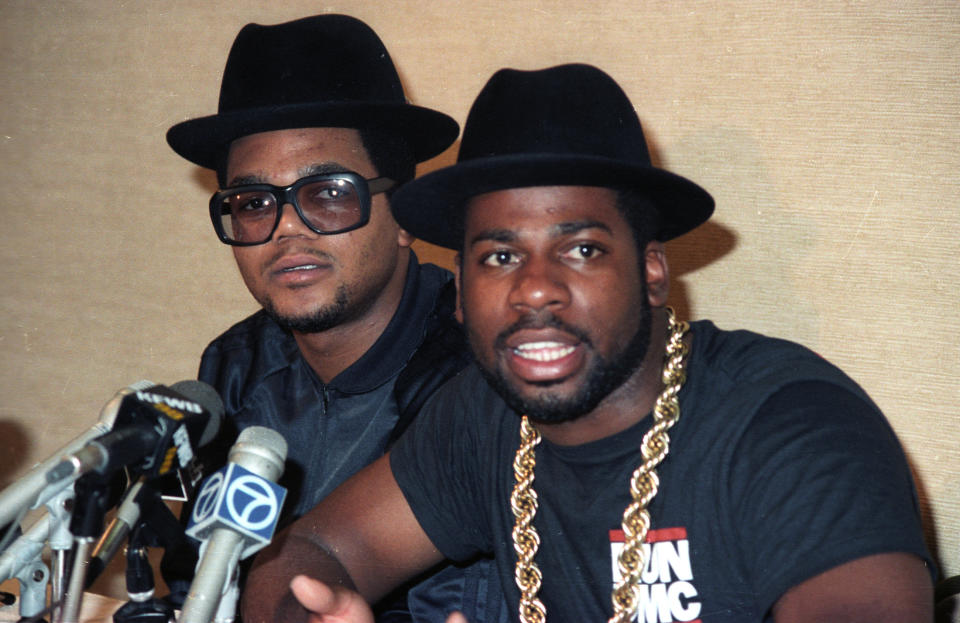File photograph of two members from seminal hip-hop group Run-DMC August 18, 1986. Darrell 'DMC' McDaniels and DJ Jam Master Jay real name Jason Mizell. Mizell was shot and killed in a recording studio in the New York borough of Queens on October 30th 2002 at 7:30pm EST (0030 GMT). SCANNED FROM NEGATIVE. REUTERS/Stringer  PN