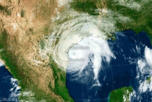 Hurricane Harvey lashes US Gulf Coast